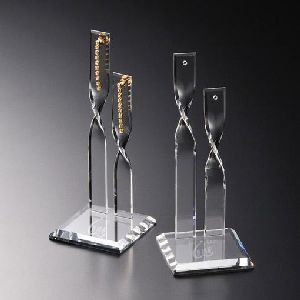 如何區(qū)分亞克力制品標(biāo)識牌質(zhì)量優(yōu)劣